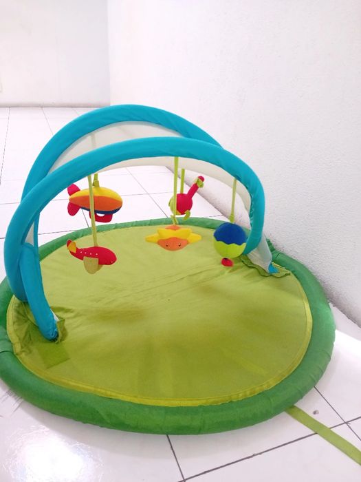Ginasio para bebé e túnel