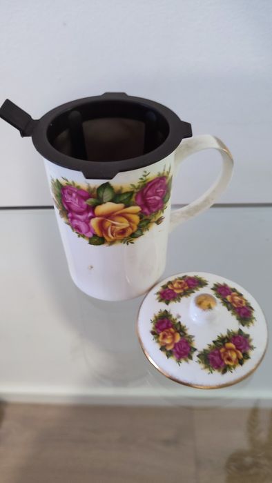 Caneca com  Cuador Porcelana Inglesa