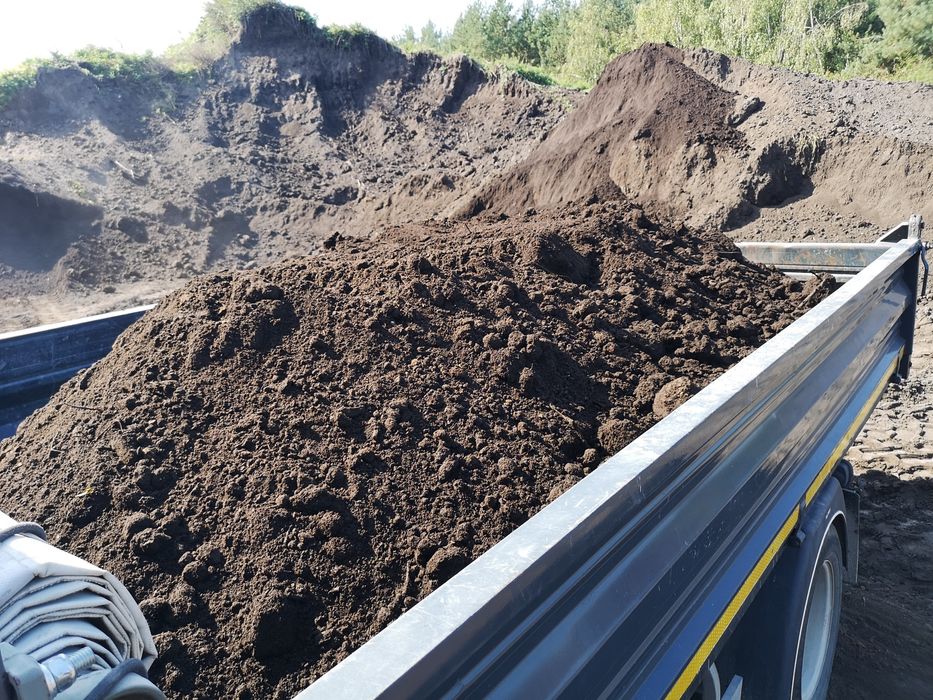 Czarnoziem ziemia siana piach suchy beton stabilizacjaTransport