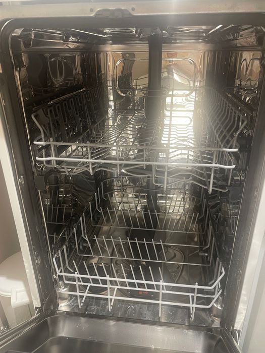 Продаж нової посудомийної машини ELECTROLUX