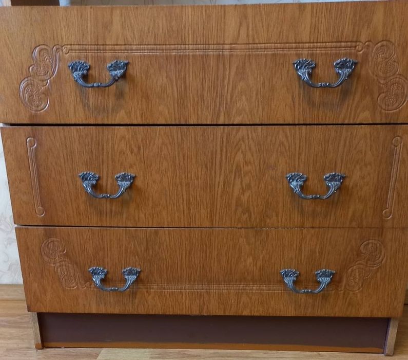 Шафи, тумбочки, комод