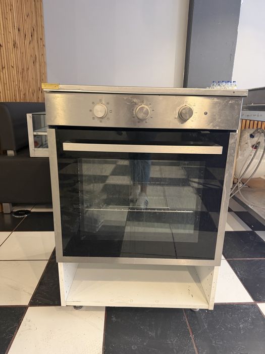 Fogão ventilado STENABY com prateleira de arrumos
