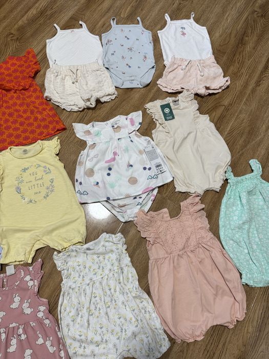Продам  лот одягу для дівчинки 74 розмір