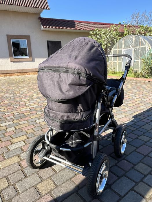Чорна дитяча коляска Flash