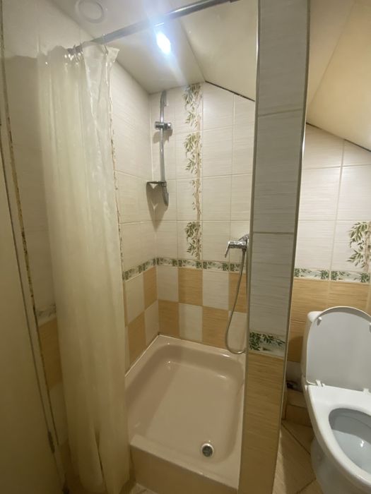 Продам частину будинку на Олега Антонова( Максима Шимка)