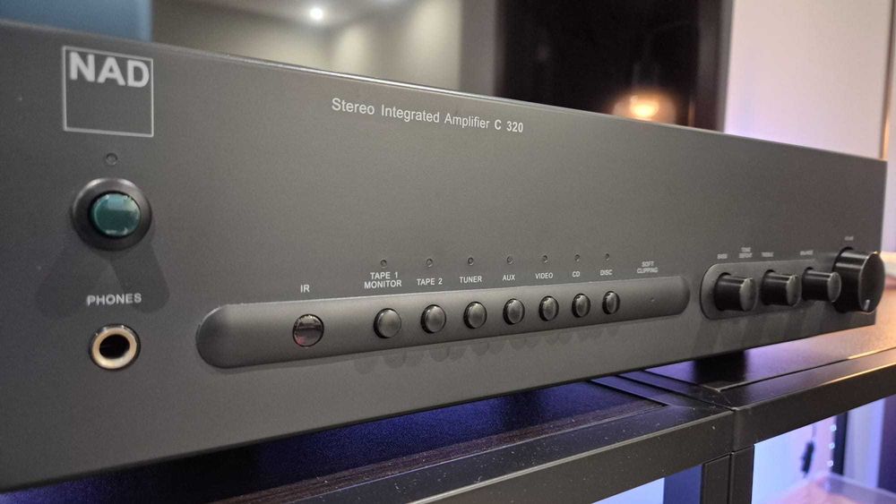 Amplificador NADC320