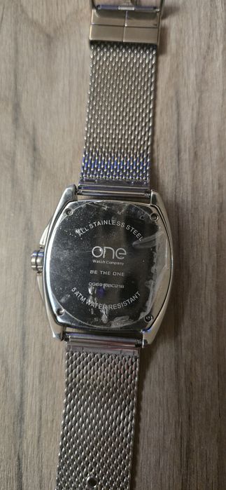 Relógio One prateado