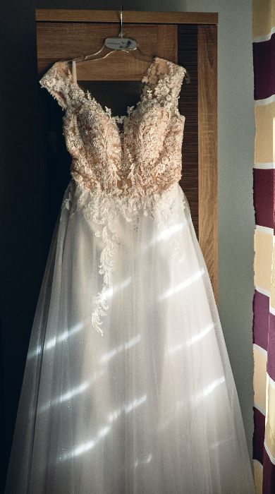 Piękna suknia ślubna