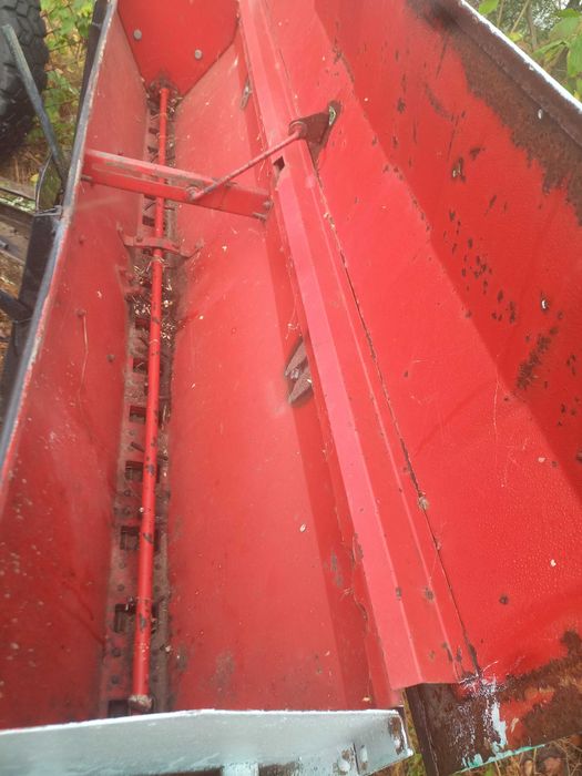 Продається робоча сівалка ,  зерно якої загрібається лощильником