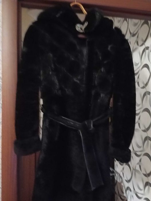 Мутонова шуба в гарному стані