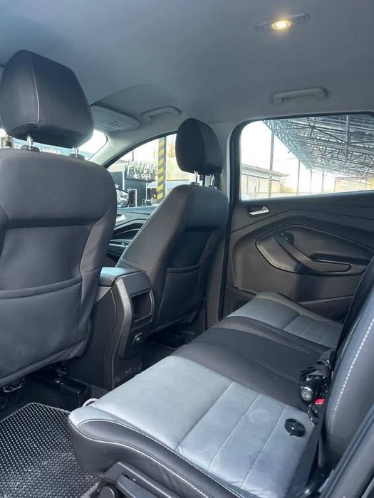 Продам Ford Escape
