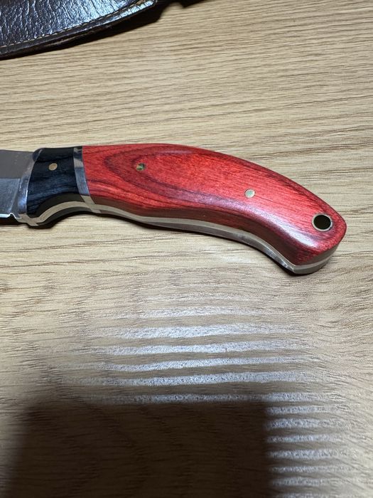 Nóż stal nierdzewna z etui