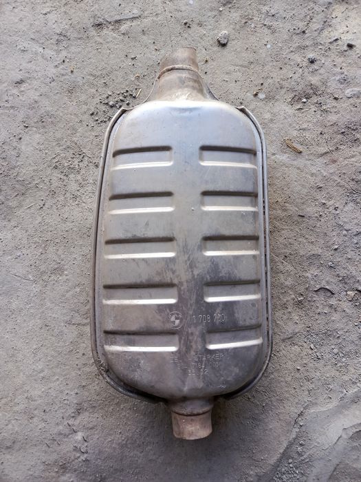 Оригінальний резонатор бмв е 46