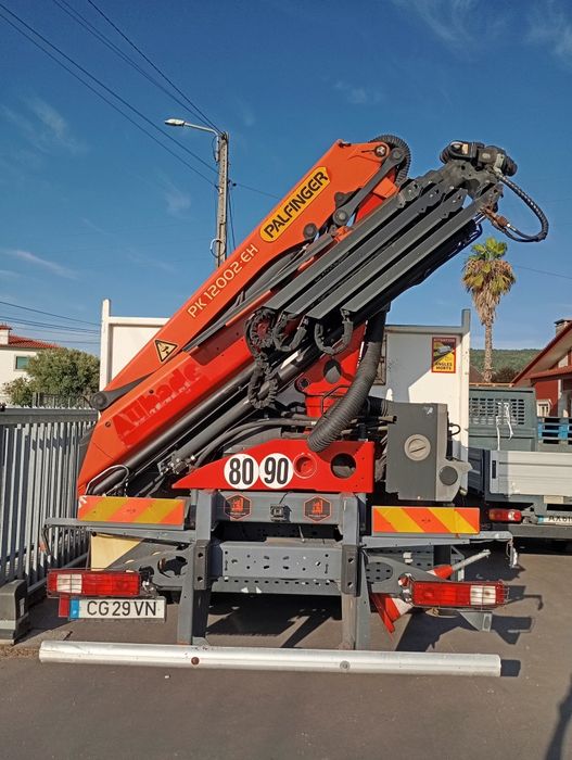 Renault C 280 com grua