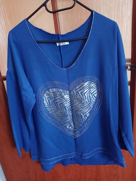 Bluzka damska z aplikacją