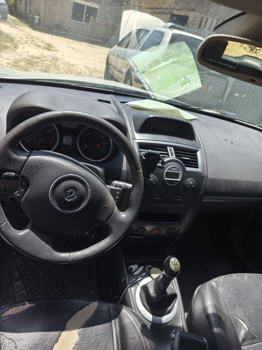 Renault Megane 2 1.5 DCI 2006 para arranjar ou peças.