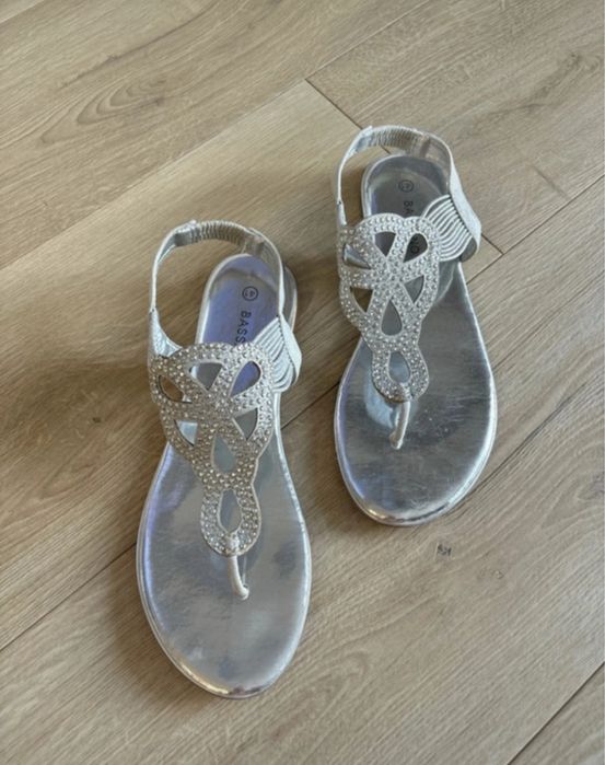 Sandałki Bassano roz. 41 srebrne