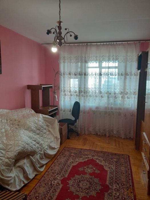 Продаж 3 кімн. квартири по в.8 Березня з газовим опаленням