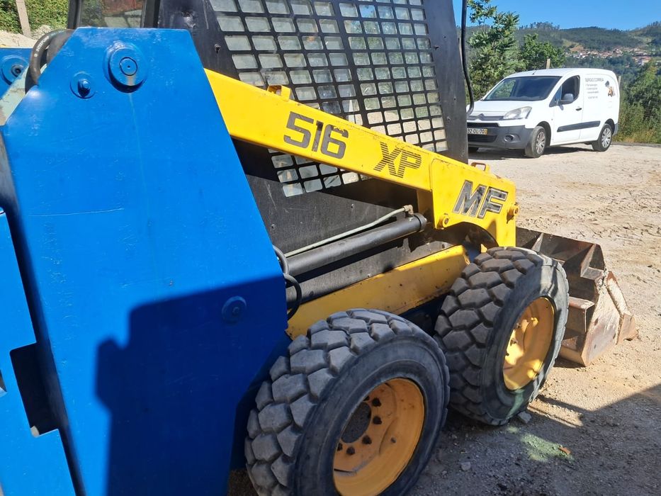 Vendo bobekat 516 MF com matrícula