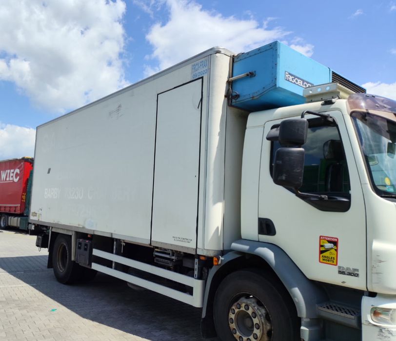 DAF LF 55 chłodnia z podestem