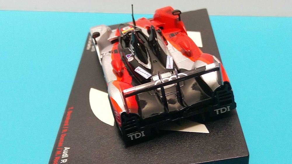 Audi R15 TDi #9: Vencedor 24h Le Mans 2010 - Miniatura escala 1/43
