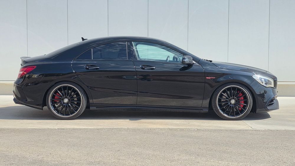 Mercedes-Benz CLA 45 AMG 4Matic Speedshift 7G-DCT Yellow Night Edition foto 4