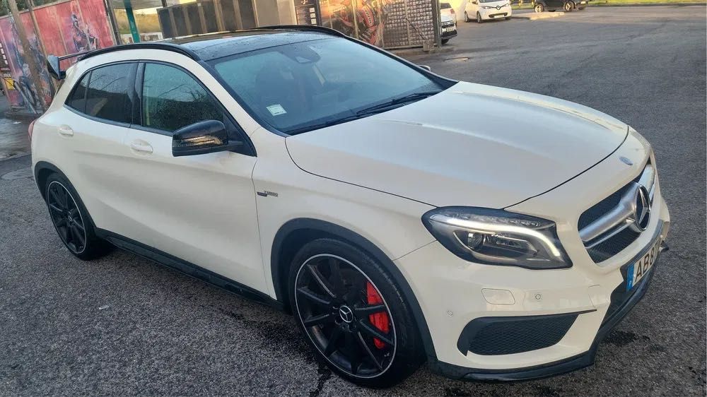 Mercedes GLA 45.