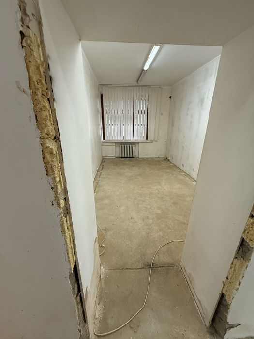 Продаю 4 комнатную квартиру в центре города. Дом специалистов.