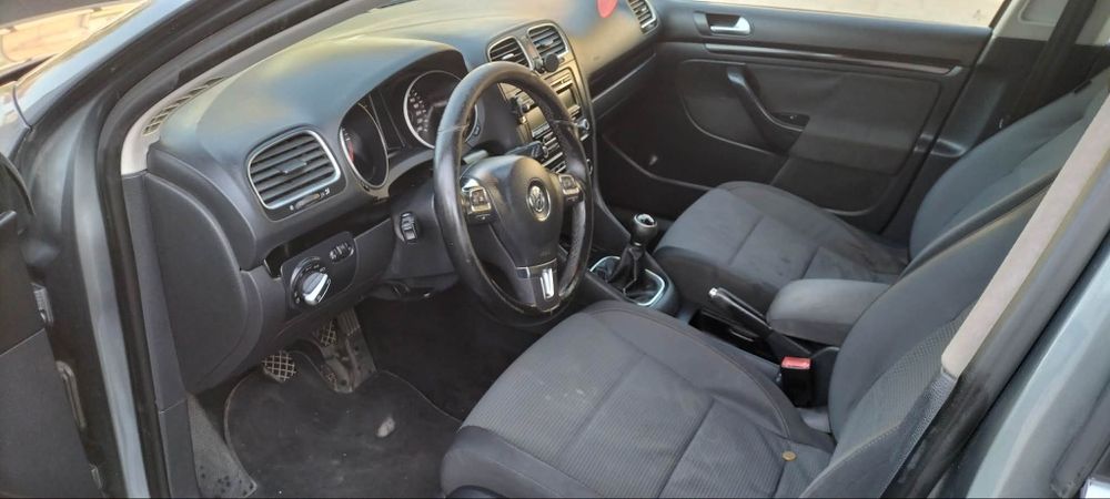 Vw golf Tdi 2011 com livros de revisão em dia