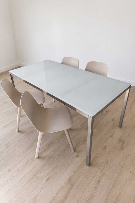 Mesa de Jantar Design em Vidro Branco + 4 Cadeiras Modernas | Excelente Estado