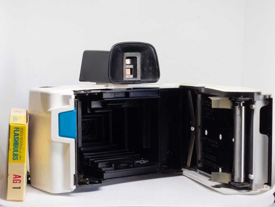 Máquina fotográfica vintage Polaroid Land Camera Swinger Model 20