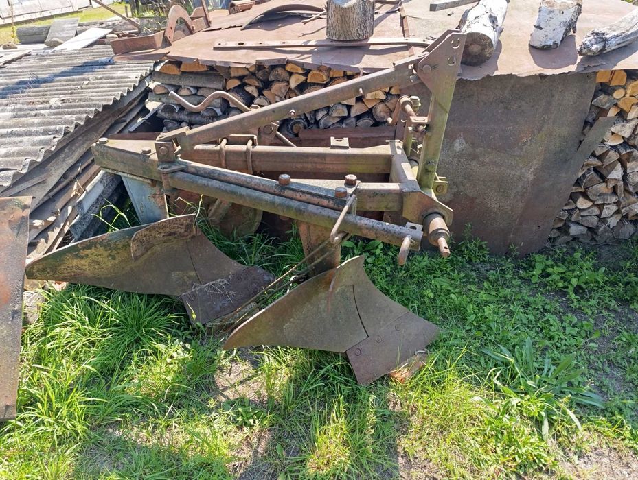 Продам 2-корпусний плуг б/у