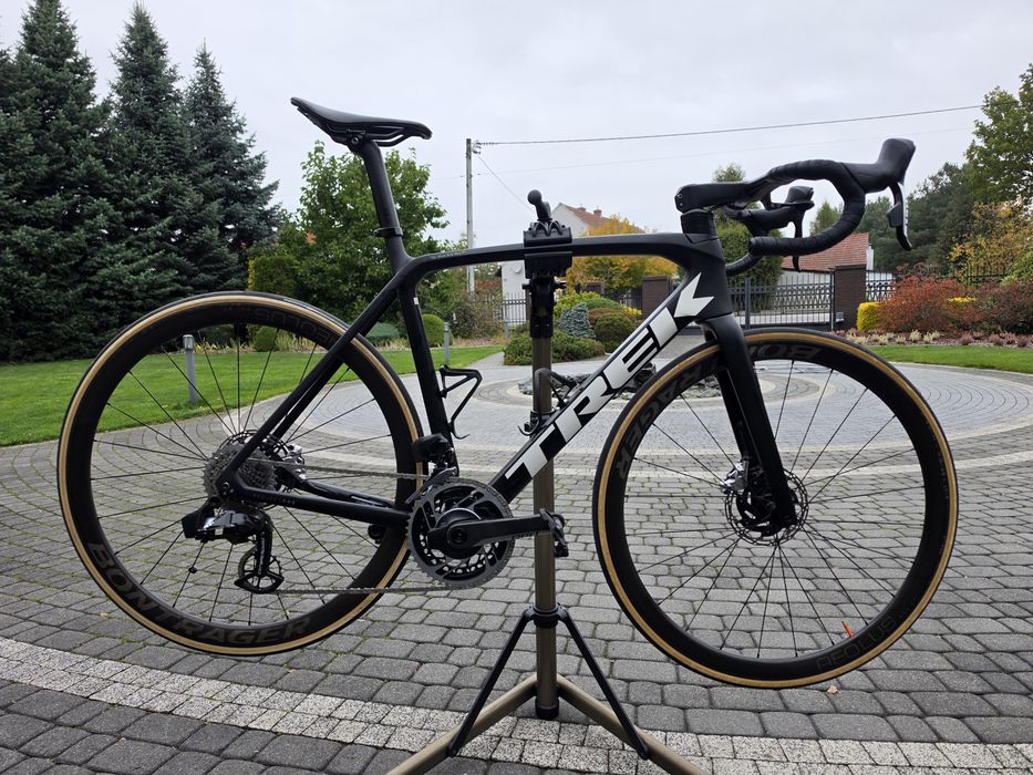 Rower Trek Emonda SLR 9 eTap sram red axs