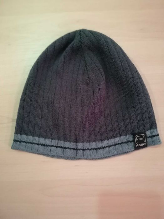 Продам шапки на мальчика