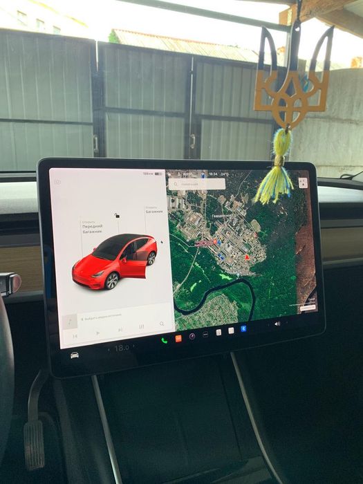 Продам Tesla Y в гарному стані