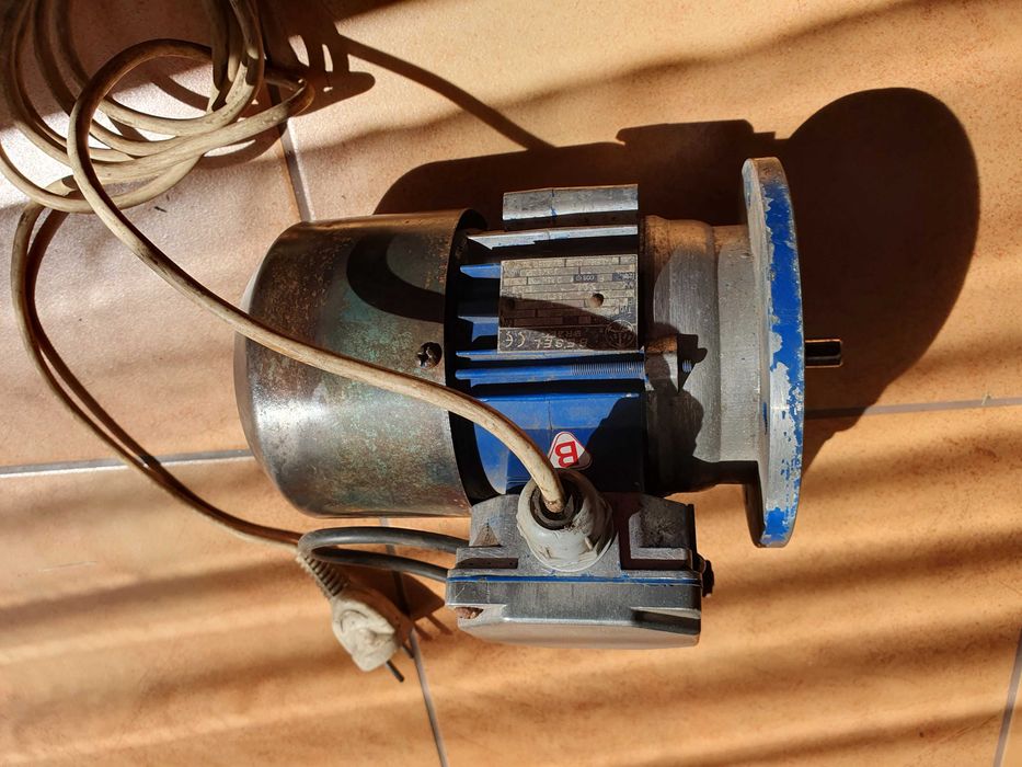 silnik Besel 230 V