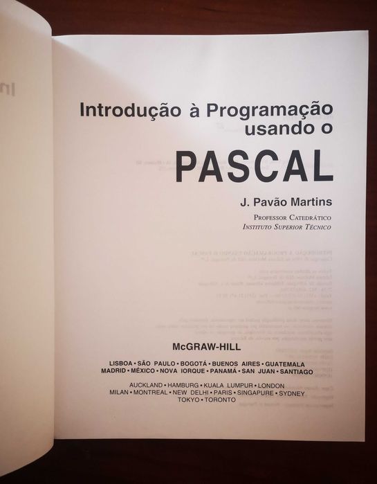 "Introdução à Programação Usando o Pascal" de J. Pavão Martins