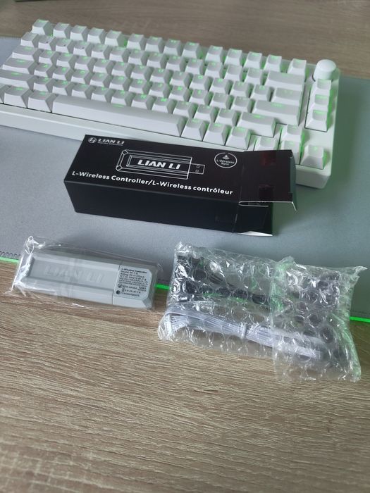 Bezprzewodowy kontroler wentylatorów Lian Li UNI FAN Wireless Controller V2