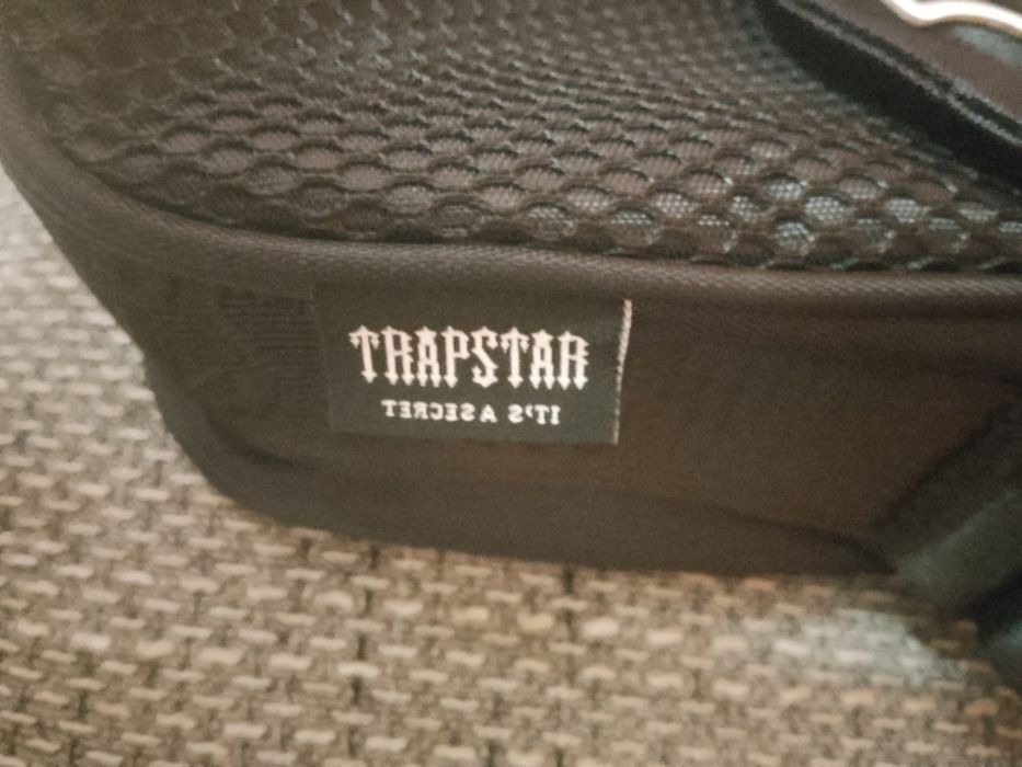 Czarna torebka trapstar