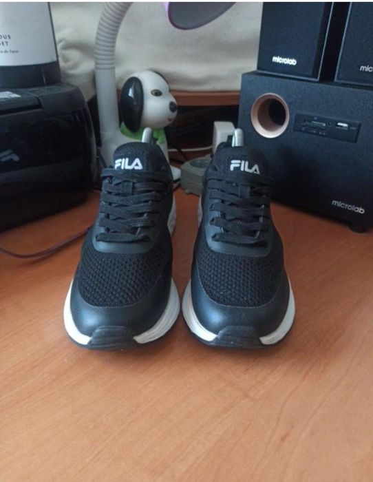 Кросівки fila розмір 37/устілка 23,5см
