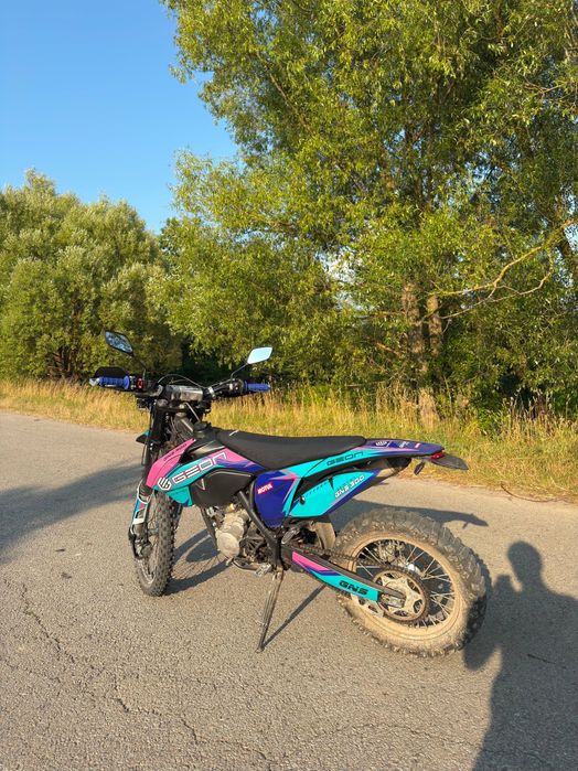 Подам мотоцикл Geon GNS 300