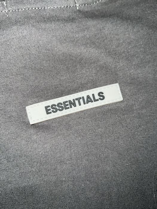 Футболка Essentials