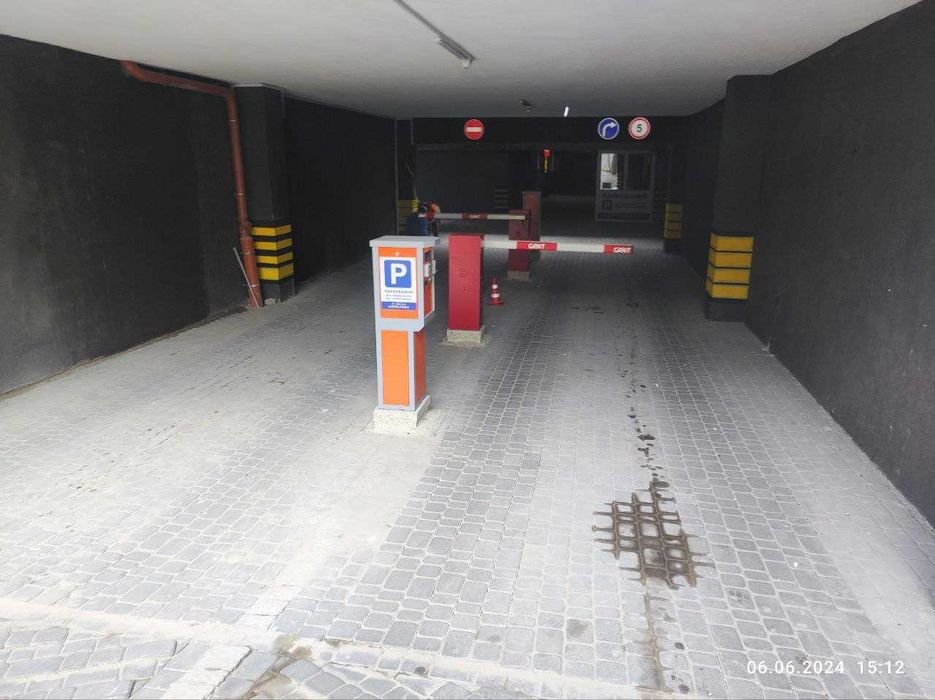 1-кімнатна 47,2м² в ЖК “Княгинин”, кухня-вітальня, паркінг, Центр