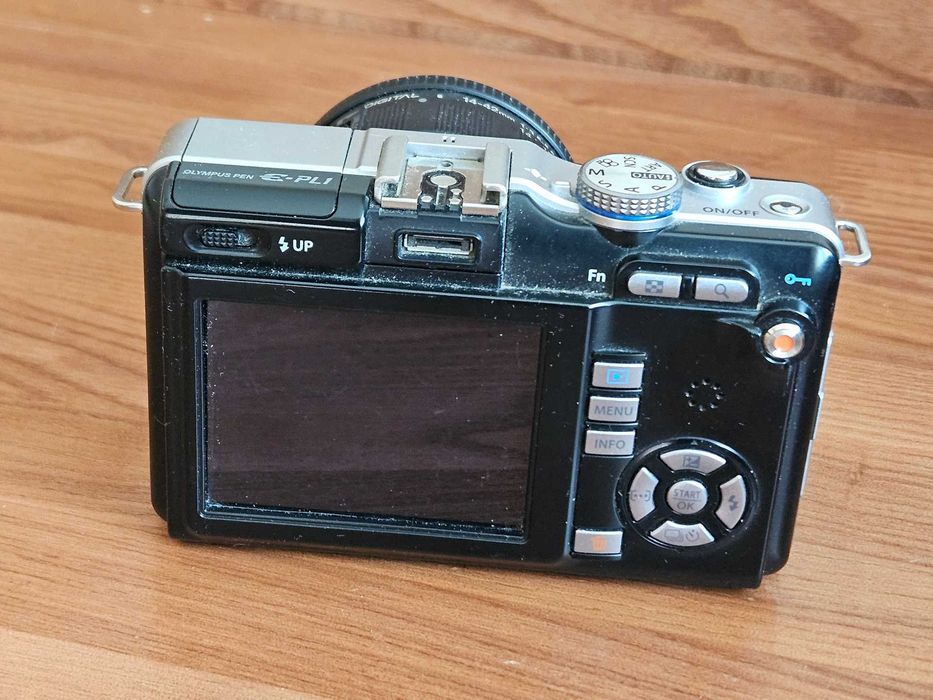 Olympus E-PL1 Фотоаппарат