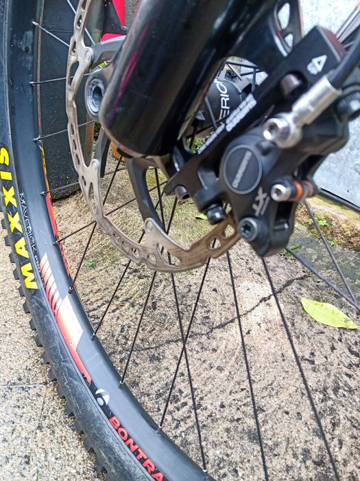 Bicicleta doble suspensão 27,5 semi-nova