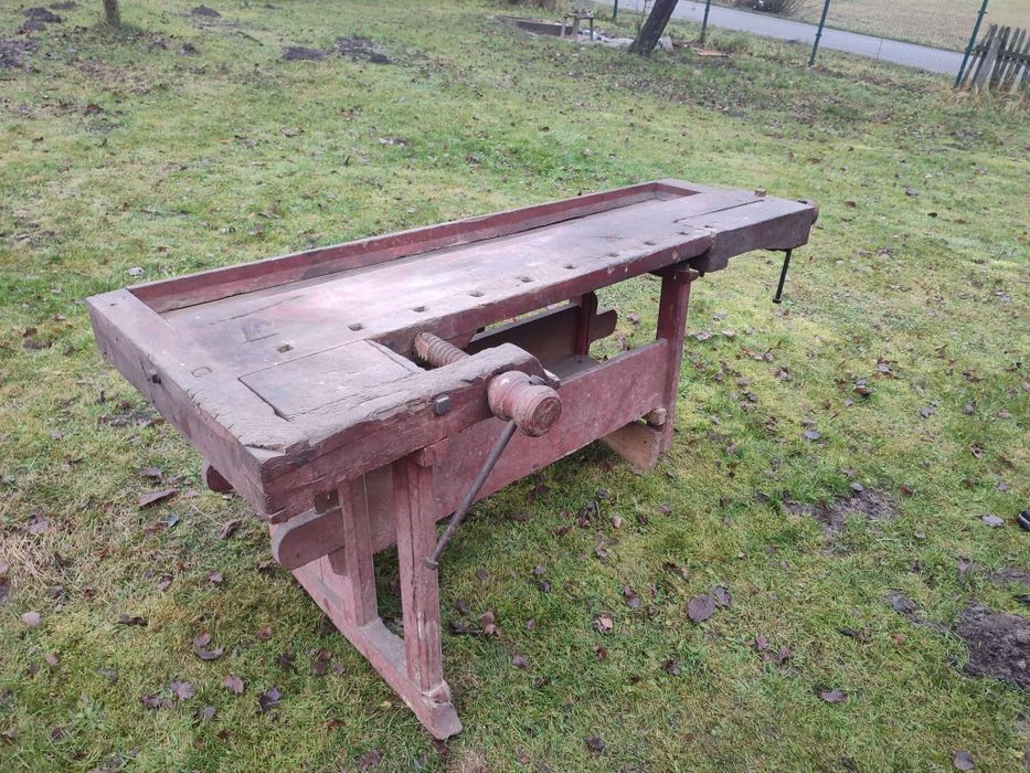 Drewniany warsztat stolarski