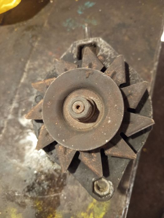 Продам геренатор на ваз 21099