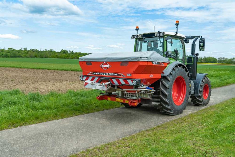 Rozsiewacz do nawozów KUHN RAUCH AXIS 20.2 900 L