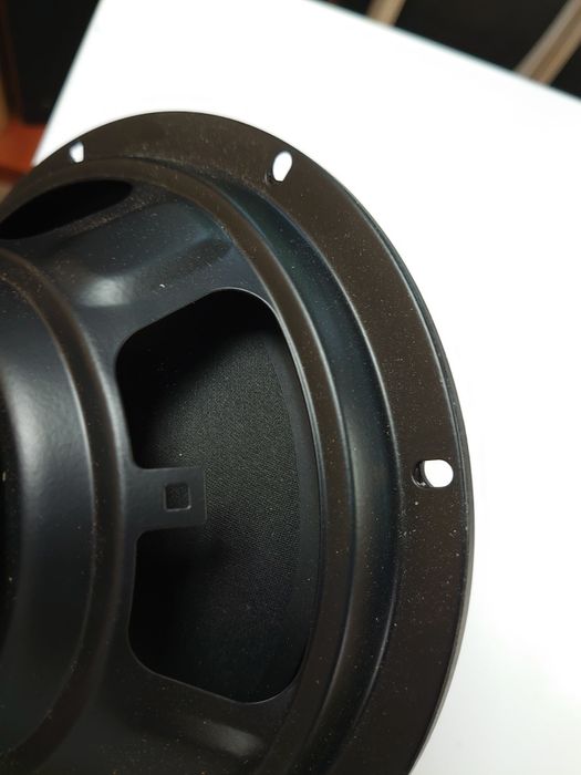 Динамики автомобильные мидбасовые 20см 2ом