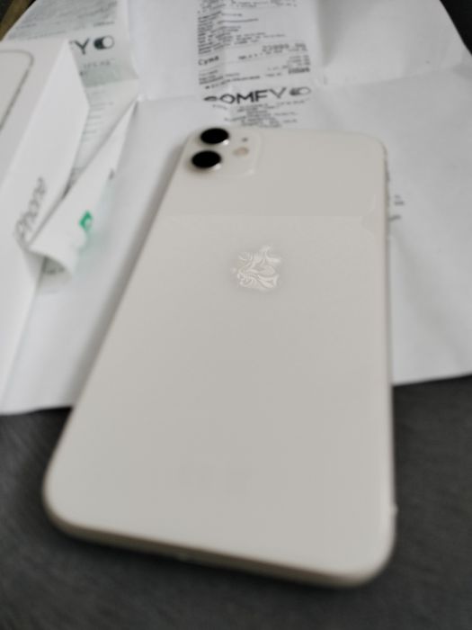 iPhone 11 память 128 Гб UA